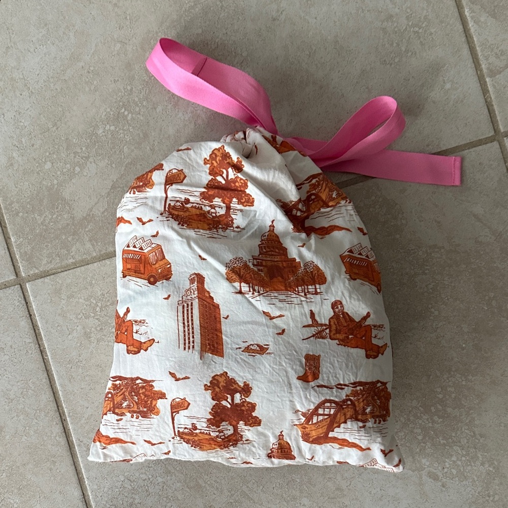 Katie Kime Texas Pajama Set with Travel Bag - Picture 10 of 10